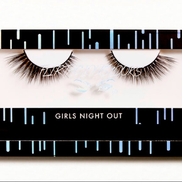 Girls Night Out false eyelashes - Picture 1 of 4